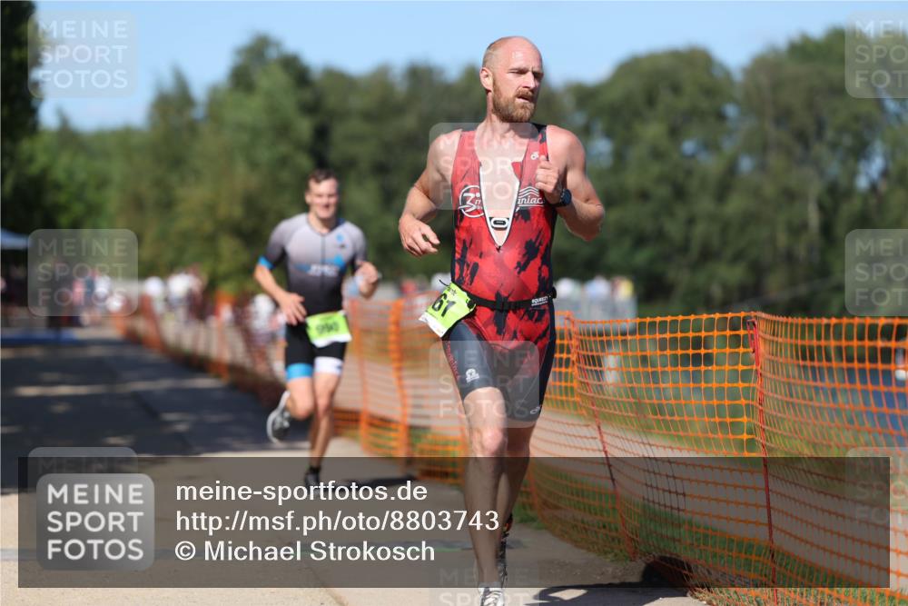 07.09.2025 - 19. Norderstedt Triathlon Michael Strokosch http://msf.ph/oto/8803743 07.09.2025 14:56:12 Laufen 961, 990, 1036 meine-sportfotos.de