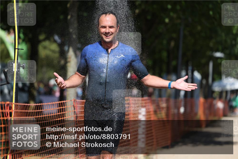 07.09.2025 - 19. Norderstedt Triathlon Michael Strokosch http://msf.ph/oto/8803791 07.09.2025 13:13:24 Laufen 222 meine-sportfotos.de