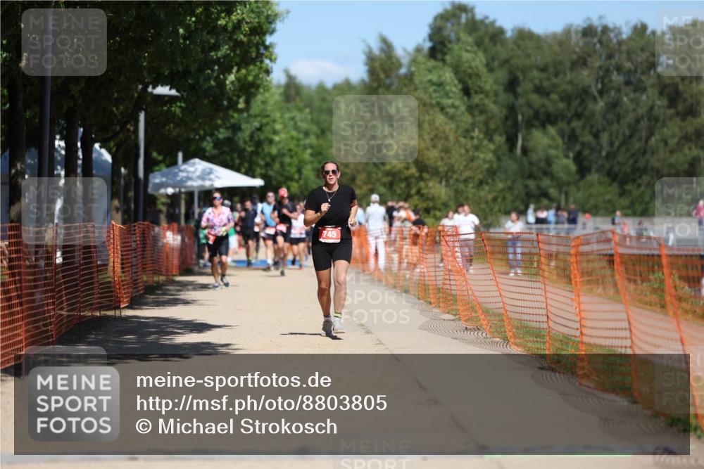 07.09.2025 - 19. Norderstedt Triathlon Michael Strokosch http://msf.ph/oto/8803805 07.09.2025 13:13:29 Laufen 745 meine-sportfotos.de