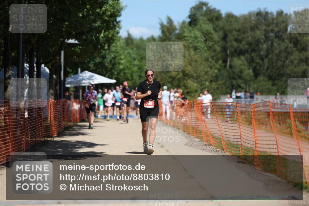 07.09.2025 - 19. Norderstedt Triathlon Michael Strokosch http://msf.ph/oto/8803810 07.09.2025 13:13:30 Laufen 745 meine-sportfotos.de