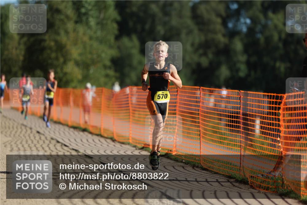 07.09.2025 - 19. Norderstedt Triathlon Michael Strokosch http://msf.ph/oto/8803822 07.09.2025 09:43:21 Laufen 556, 570 meine-sportfotos.de