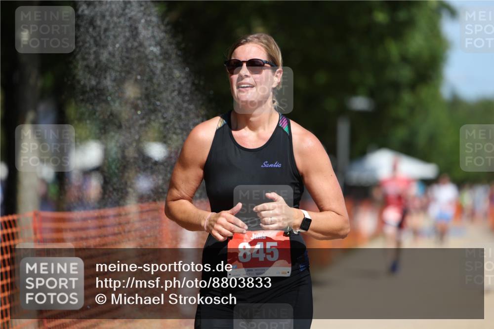 07.09.2025 - 19. Norderstedt Triathlon Michael Strokosch http://msf.ph/oto/8803833 07.09.2025 12:35:28 Laufen 151, 845, 851 meine-sportfotos.de