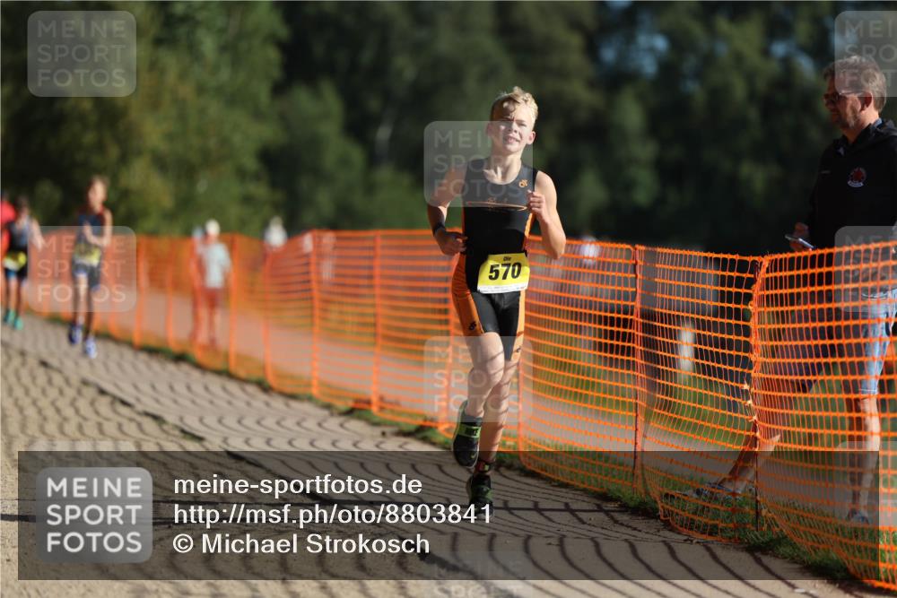 07.09.2025 - 19. Norderstedt Triathlon Michael Strokosch http://msf.ph/oto/8803841 07.09.2025 09:43:21 Laufen 556, 570 meine-sportfotos.de