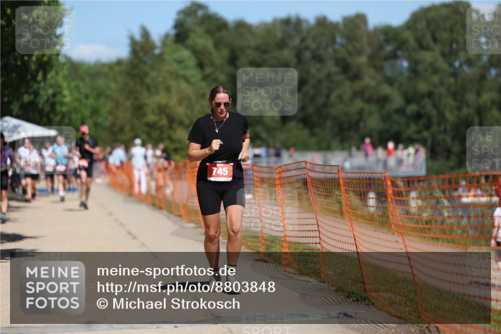 07.09.2025 - 19. Norderstedt Triathlon Michael Strokosch http://msf.ph/oto/8803848 07.09.2025 13:13:33 Laufen 745, 1326 meine-sportfotos.de