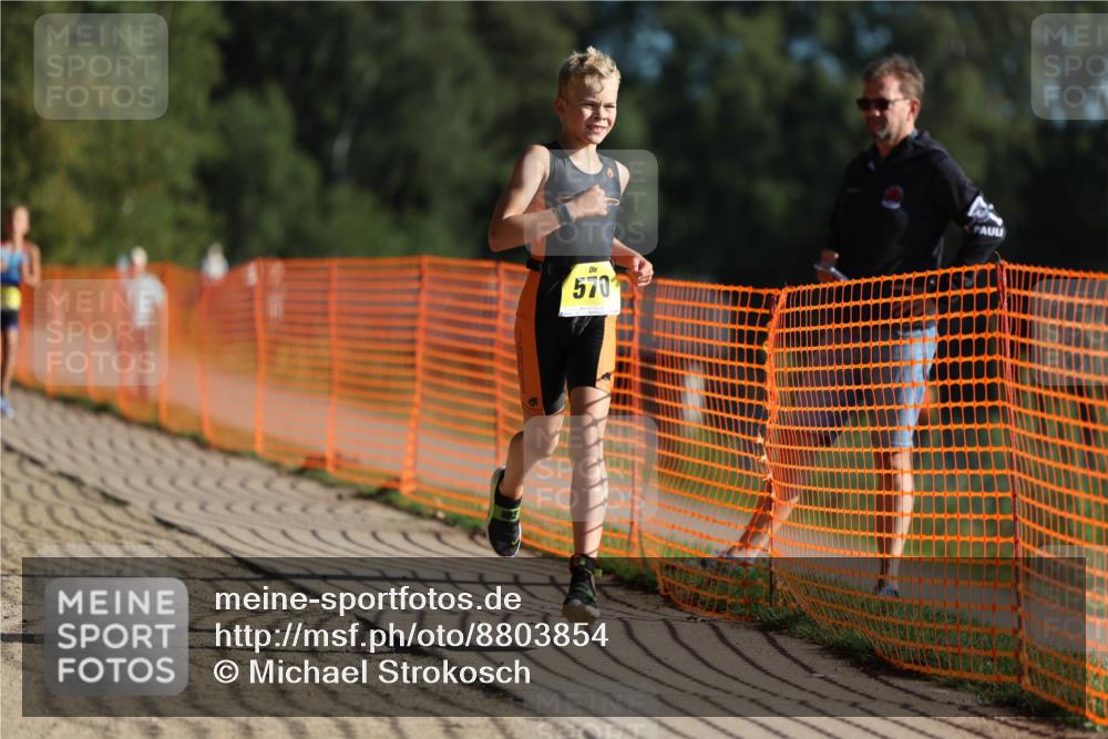 07.09.2025 - 19. Norderstedt Triathlon Michael Strokosch http://msf.ph/oto/8803854 07.09.2025 09:43:22 Laufen 556, 570 meine-sportfotos.de