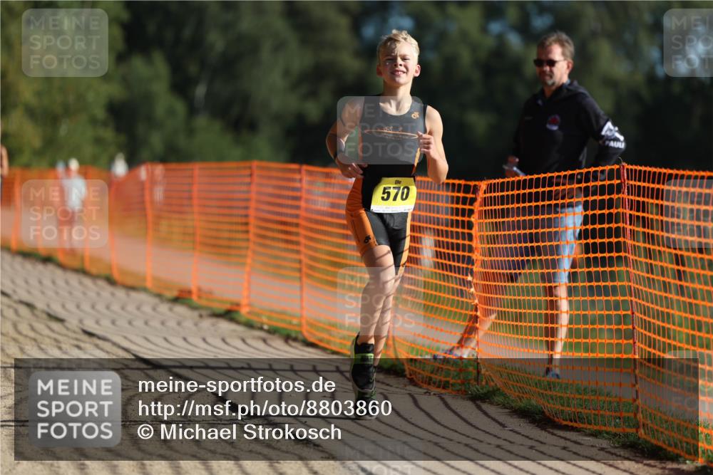 07.09.2025 - 19. Norderstedt Triathlon Michael Strokosch http://msf.ph/oto/8803860 07.09.2025 09:43:22 Laufen 556, 570 meine-sportfotos.de