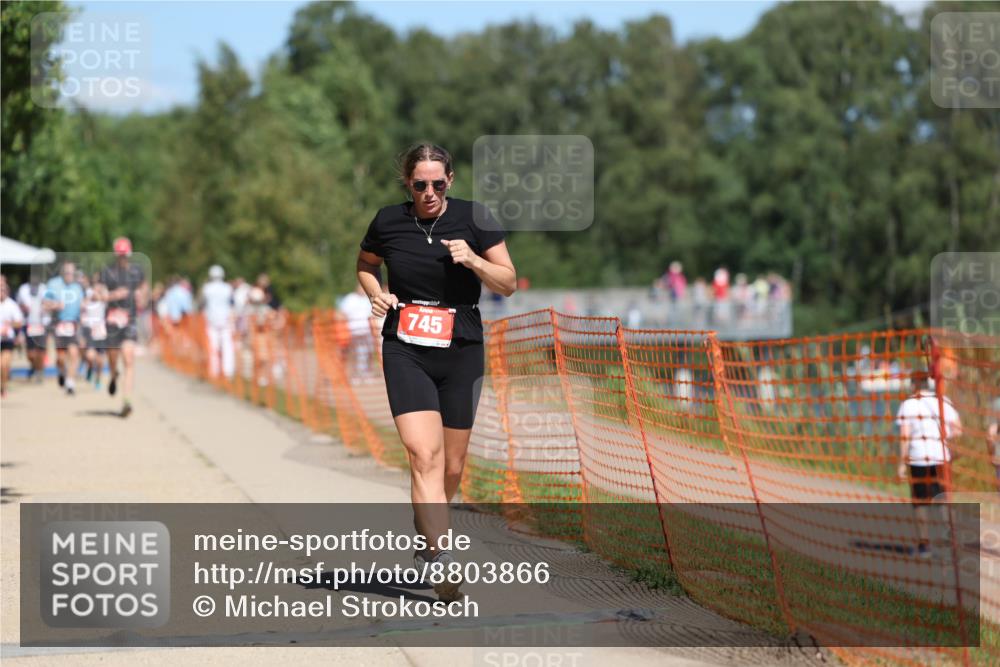07.09.2025 - 19. Norderstedt Triathlon Michael Strokosch http://msf.ph/oto/8803866 07.09.2025 13:13:33 Laufen 745, 1326 meine-sportfotos.de