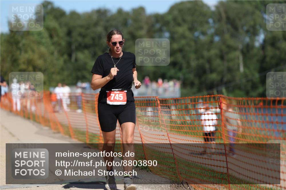07.09.2025 - 19. Norderstedt Triathlon Michael Strokosch http://msf.ph/oto/8803890 07.09.2025 13:13:34 Laufen 302, 745, 1326 meine-sportfotos.de