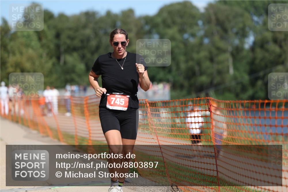 07.09.2025 - 19. Norderstedt Triathlon Michael Strokosch http://msf.ph/oto/8803897 07.09.2025 13:13:34 Laufen 302, 745, 1326 meine-sportfotos.de