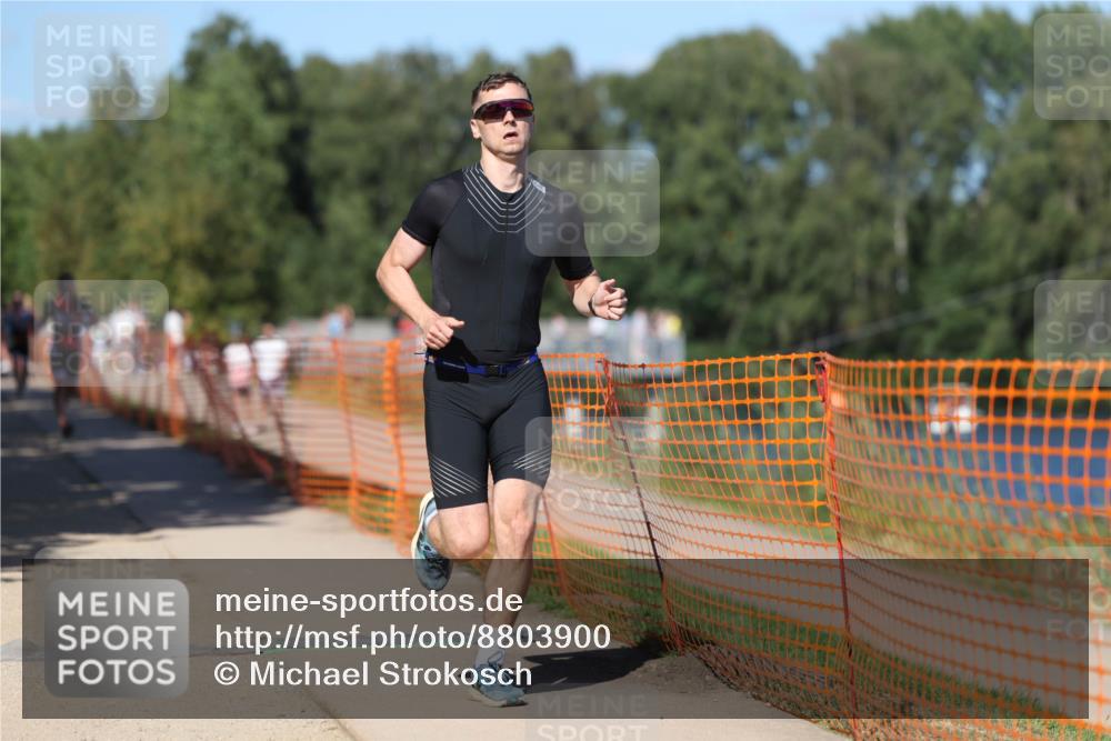 07.09.2025 - 19. Norderstedt Triathlon Michael Strokosch http://msf.ph/oto/8803900 07.09.2025 14:56:26 Laufen 877, 982 meine-sportfotos.de