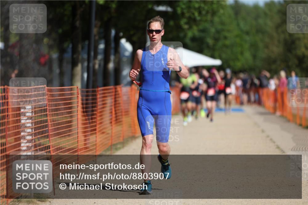 07.09.2025 - 19. Norderstedt Triathlon Michael Strokosch http://msf.ph/oto/8803907 07.09.2025 12:05:36 Laufen 1181, 1193, 1228 meine-sportfotos.de