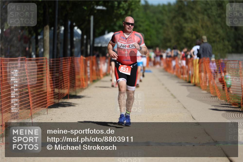 07.09.2025 - 19. Norderstedt Triathlon Michael Strokosch http://msf.ph/oto/8803911 07.09.2025 12:35:33 Laufen 151, 851 meine-sportfotos.de