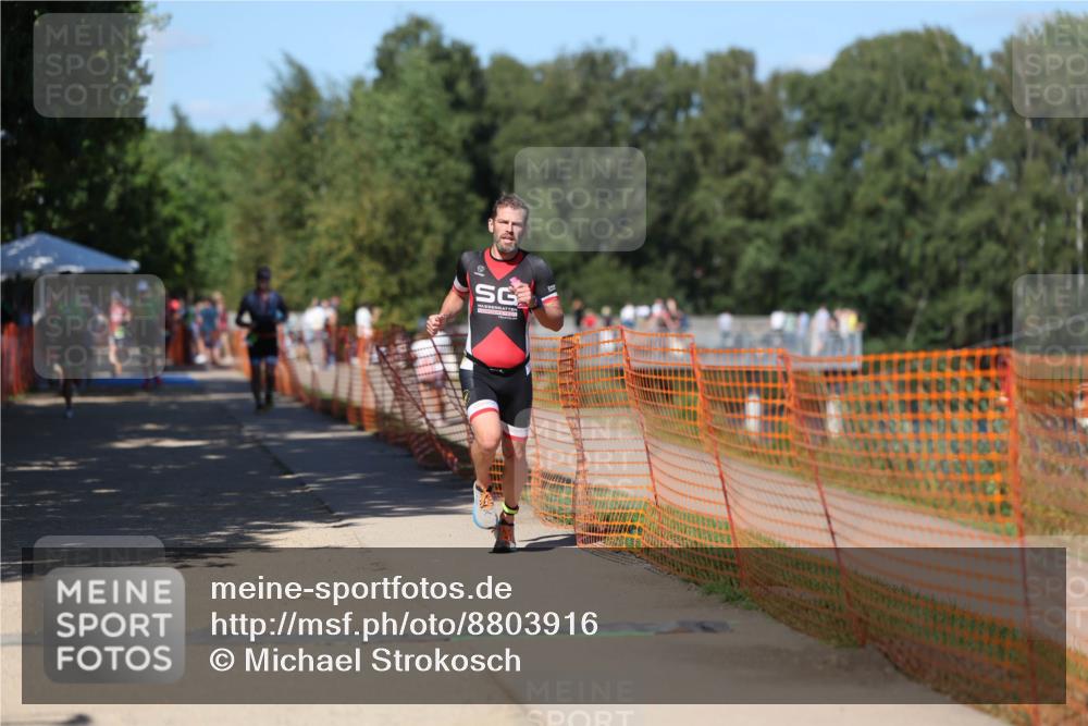 07.09.2025 - 19. Norderstedt Triathlon Michael Strokosch http://msf.ph/oto/8803916 07.09.2025 14:56:31 Laufen 982 meine-sportfotos.de