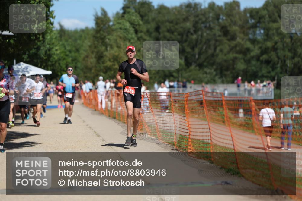 07.09.2025 - 19. Norderstedt Triathlon Michael Strokosch http://msf.ph/oto/8803946 07.09.2025 13:13:38 Laufen 302, 745, 780, 1326 meine-sportfotos.de