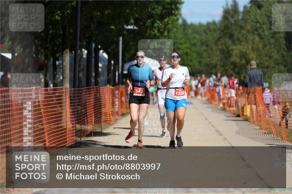 07.09.2025 - 19. Norderstedt Triathlon Michael Strokosch http://msf.ph/oto/8803997 07.09.2025 12:35:38 Laufen 140, 697, 737, 851, 1220 meine-sportfotos.de