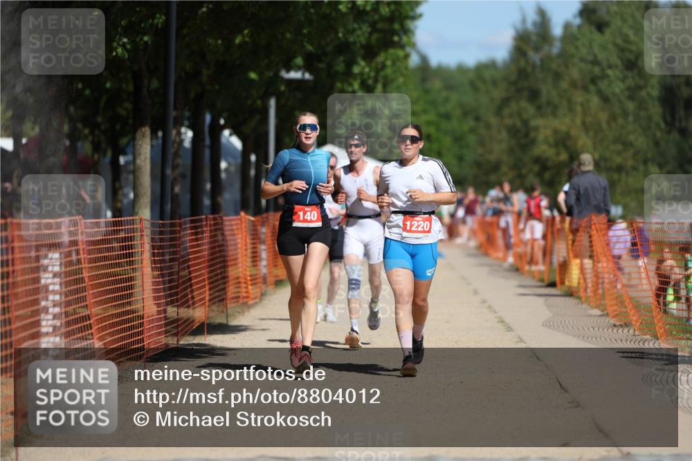 07.09.2025 - 19. Norderstedt Triathlon Michael Strokosch http://msf.ph/oto/8804012 07.09.2025 12:35:39 Laufen 140, 697, 737, 851, 1220 meine-sportfotos.de