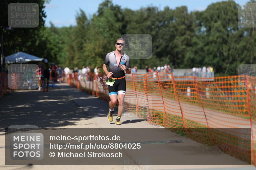 07.09.2025 - 19. Norderstedt Triathlon Michael Strokosch http://msf.ph/oto/8804025 07.09.2025 14:56:39 Laufen 991, 1007 meine-sportfotos.de