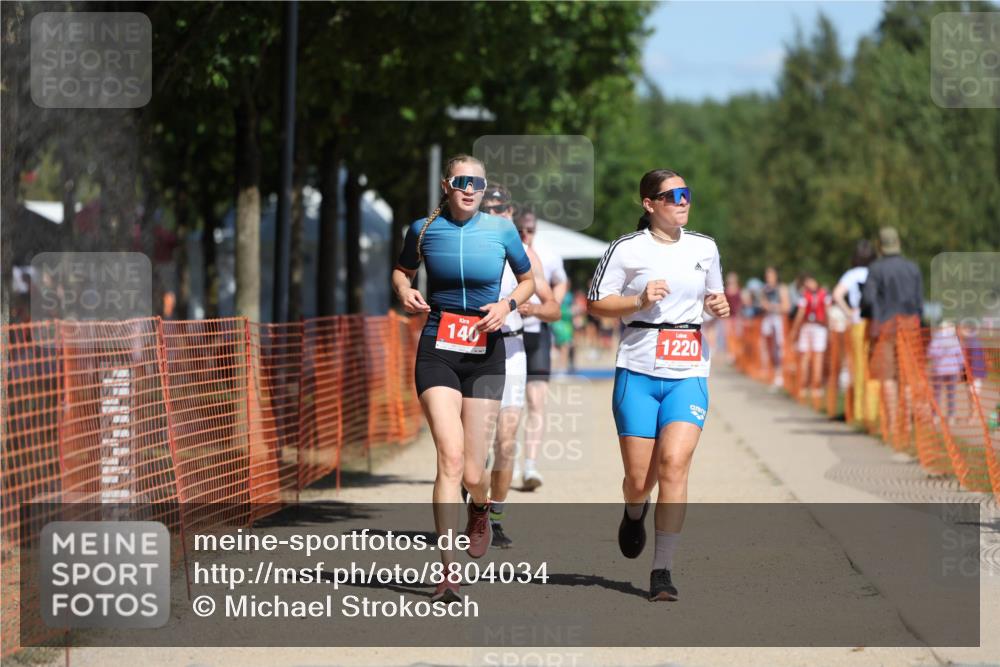 07.09.2025 - 19. Norderstedt Triathlon Michael Strokosch http://msf.ph/oto/8804034 07.09.2025 12:35:40 Laufen 140, 697, 737, 1220 meine-sportfotos.de