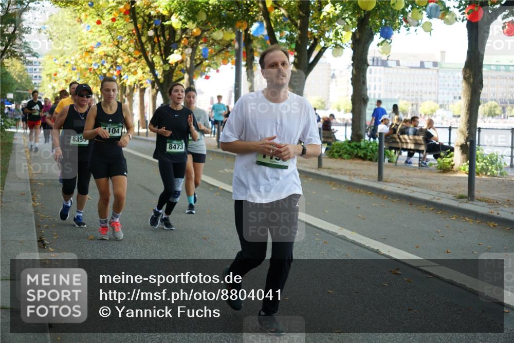 07.09.2025 - BARMER Alsterlauf Yannick Fuchs http://msf.ph/oto/8804041 07.09.2025 11:52:20 Laufen 8395, 104, 8473 meine-sportfotos.de