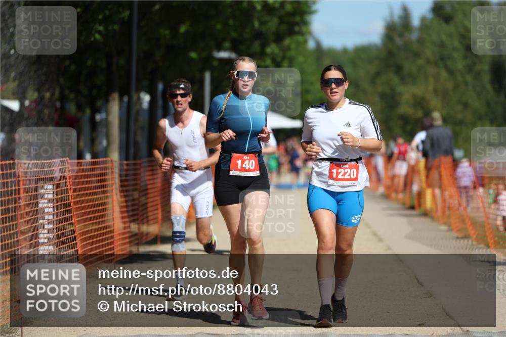 07.09.2025 - 19. Norderstedt Triathlon Michael Strokosch http://msf.ph/oto/8804043 07.09.2025 12:35:41 Laufen 140, 697, 737, 1220 meine-sportfotos.de