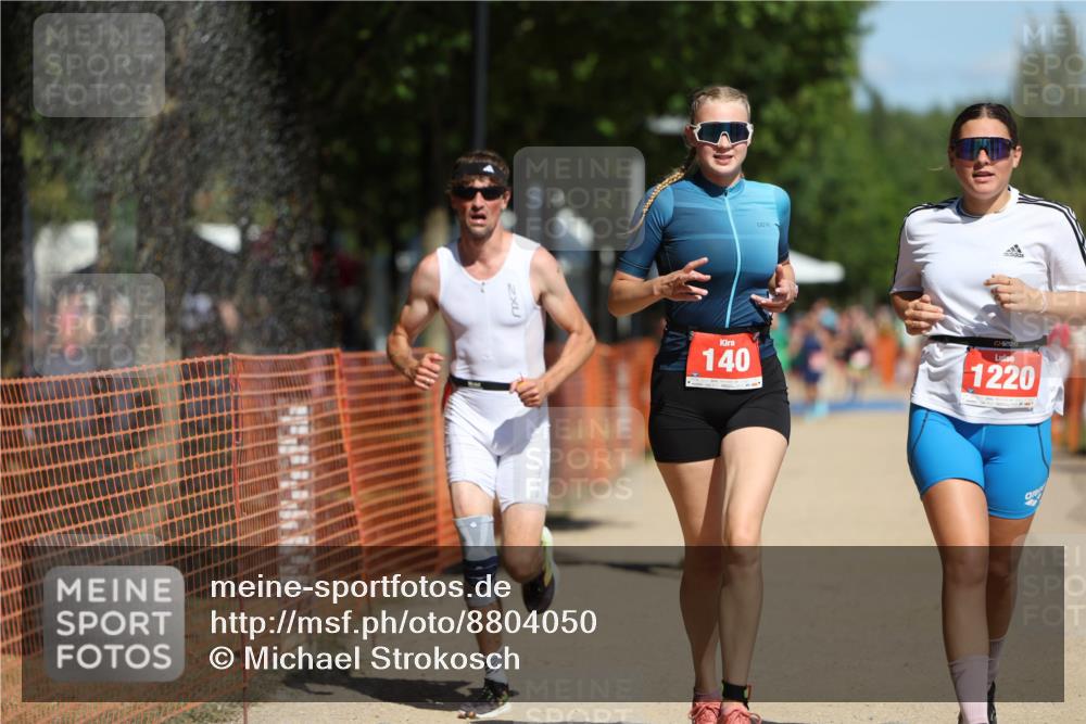 07.09.2025 - 19. Norderstedt Triathlon Michael Strokosch http://msf.ph/oto/8804050 07.09.2025 12:35:42 Laufen 140, 697, 737, 1220 meine-sportfotos.de