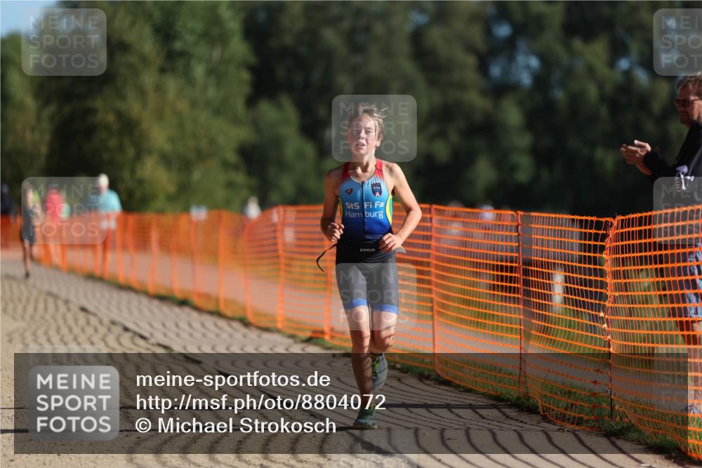 07.09.2025 - 19. Norderstedt Triathlon Michael Strokosch http://msf.ph/oto/8804072 07.09.2025 09:43:35 Laufen 562, 591, 609 meine-sportfotos.de