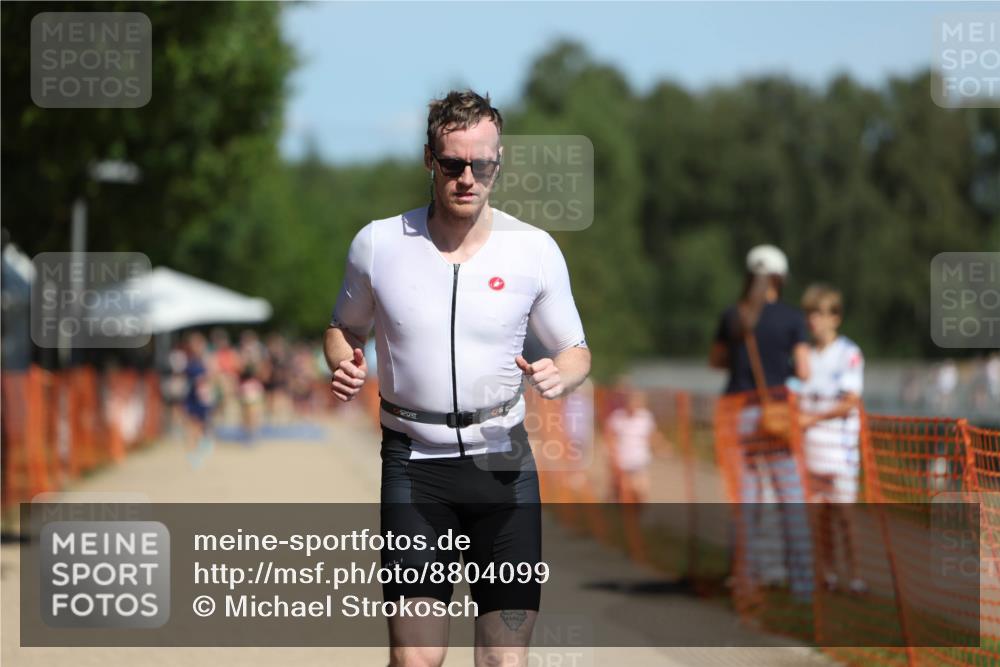 07.09.2025 - 19. Norderstedt Triathlon Michael Strokosch http://msf.ph/oto/8804099 07.09.2025 12:35:46 Laufen 140, 697, 737, 1220 meine-sportfotos.de