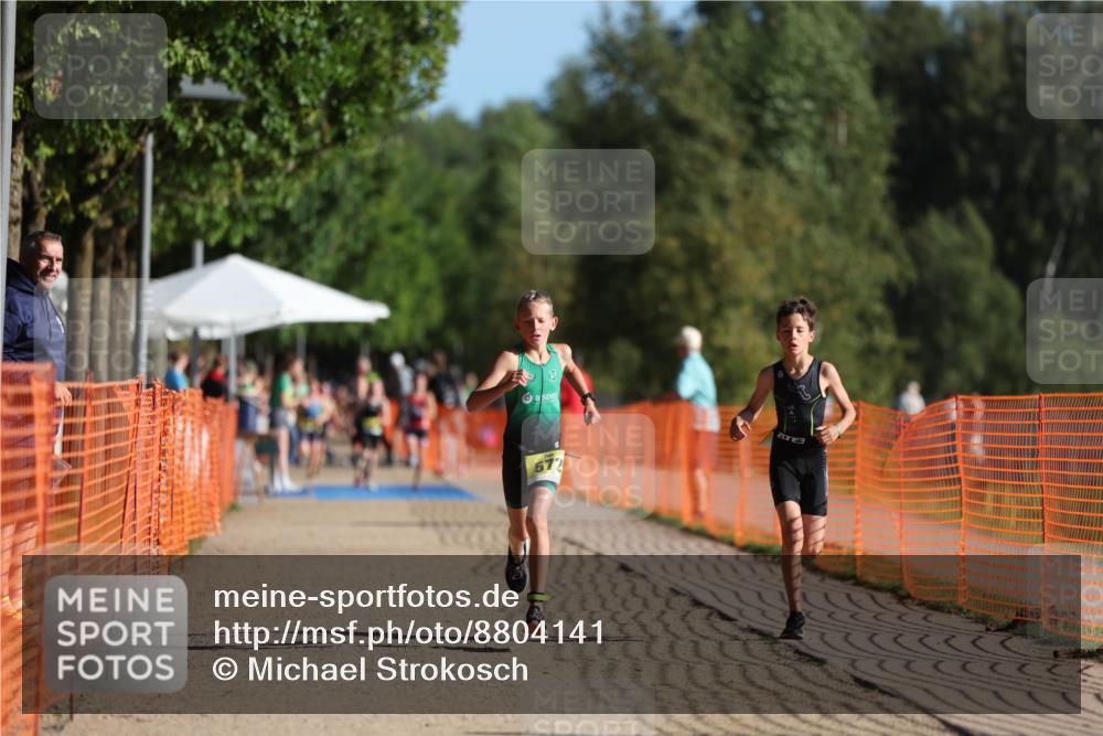 07.09.2025 - 19. Norderstedt Triathlon Michael Strokosch http://msf.ph/oto/8804141 07.09.2025 09:43:44 Laufen 568, 572 meine-sportfotos.de