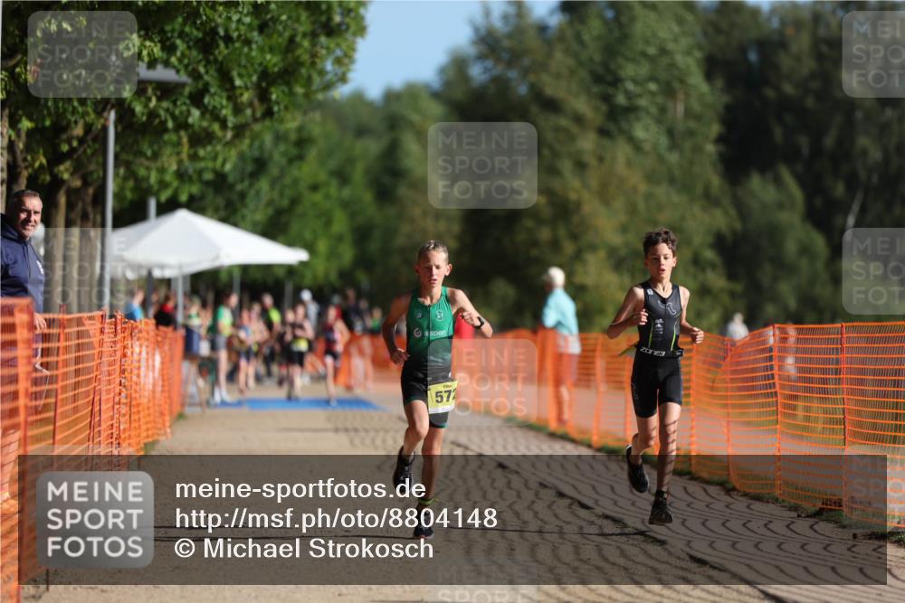 07.09.2025 - 19. Norderstedt Triathlon Michael Strokosch http://msf.ph/oto/8804148 07.09.2025 09:43:44 Laufen 568, 572 meine-sportfotos.de