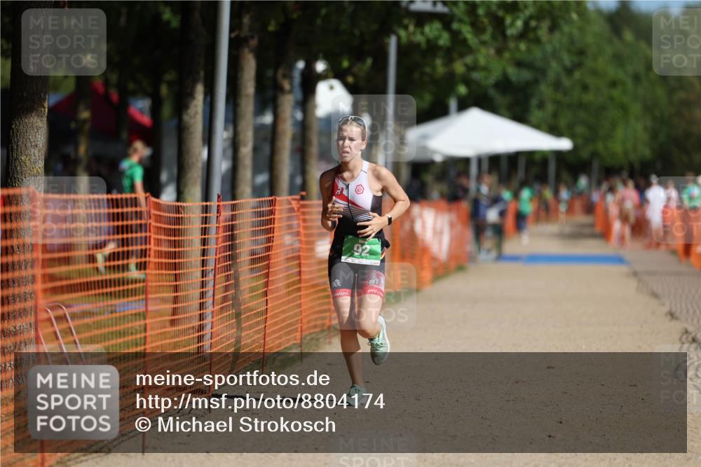 07.09.2025 - 19. Norderstedt Triathlon Michael Strokosch http://msf.ph/oto/8804174 07.09.2025 11:03:56 Laufen 92 meine-sportfotos.de