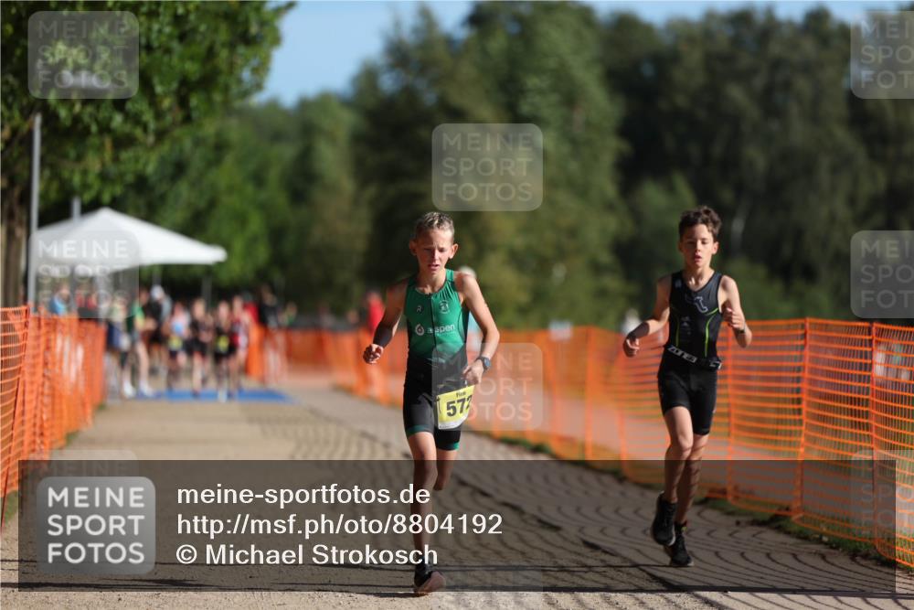 07.09.2025 - 19. Norderstedt Triathlon Michael Strokosch http://msf.ph/oto/8804192 07.09.2025 09:43:46 Laufen 568, 572 meine-sportfotos.de