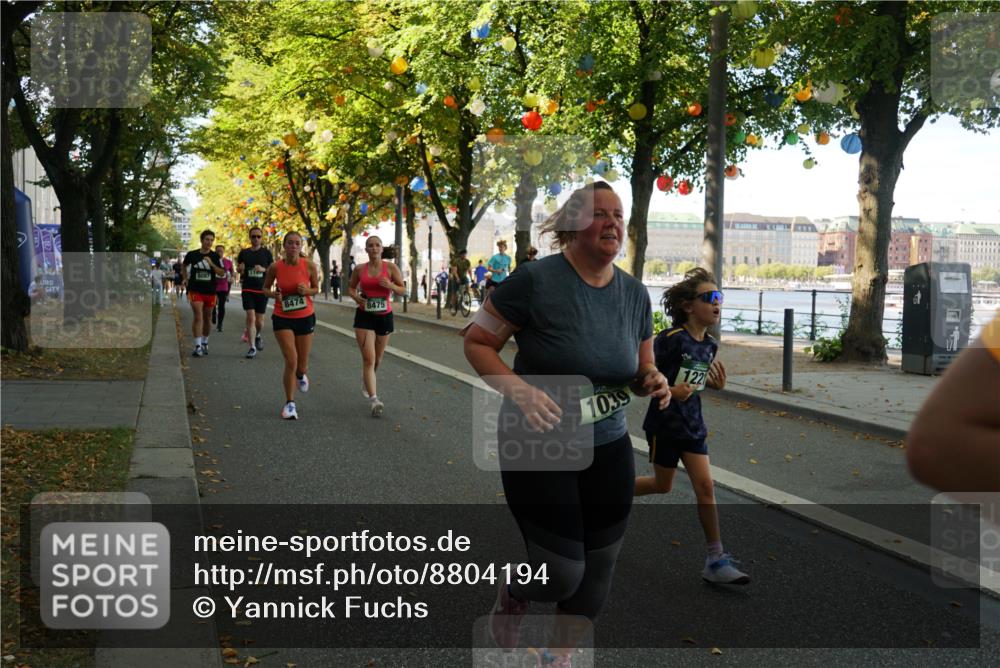 07.09.2025 - BARMER Alsterlauf Yannick Fuchs http://msf.ph/oto/8804194 07.09.2025 11:52:27 Laufen 8474, 8475, 1039, 122 meine-sportfotos.de