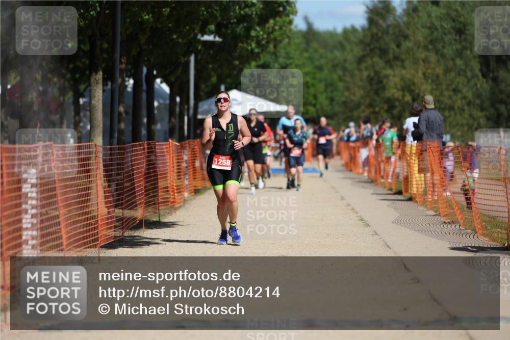 07.09.2025 - 19. Norderstedt Triathlon Michael Strokosch http://msf.ph/oto/8804214 07.09.2025 12:36:01 Laufen 1242, 1258 meine-sportfotos.de