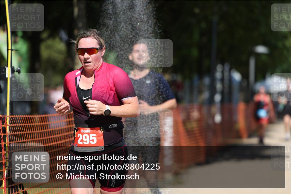 07.09.2025 - 19. Norderstedt Triathlon Michael Strokosch http://msf.ph/oto/8804225 07.09.2025 13:14:01 Laufen 171, 177, 295, 351, 1376 meine-sportfotos.de