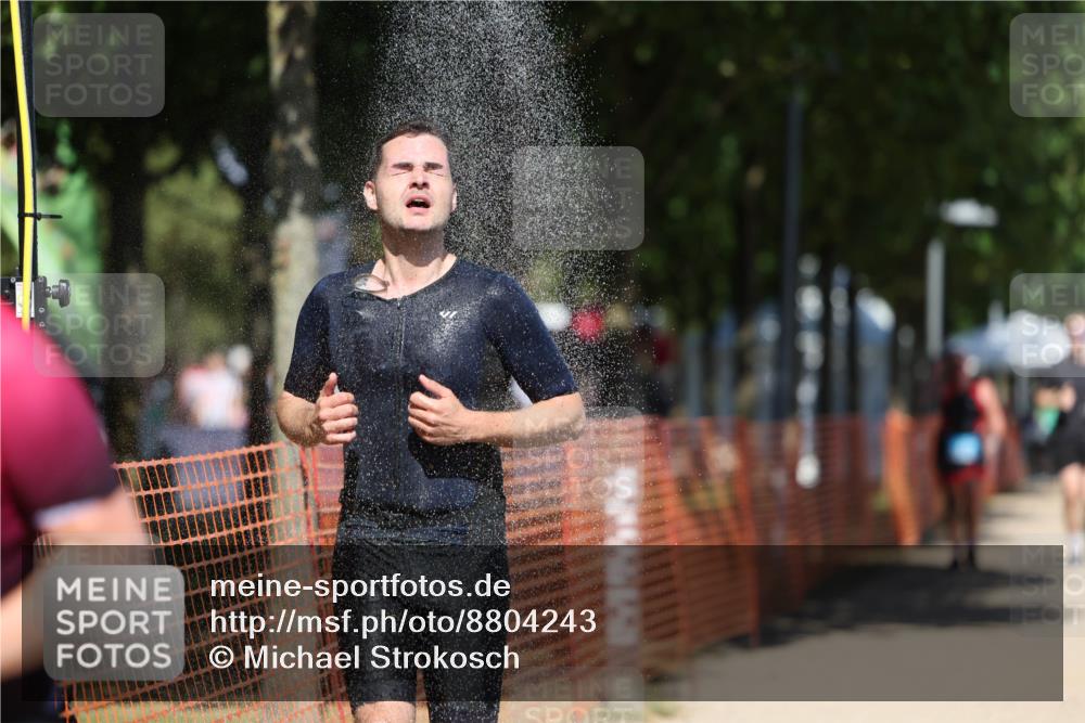 07.09.2025 - 19. Norderstedt Triathlon Michael Strokosch http://msf.ph/oto/8804243 07.09.2025 13:14:01 Laufen 171, 177, 295, 351, 1376 meine-sportfotos.de