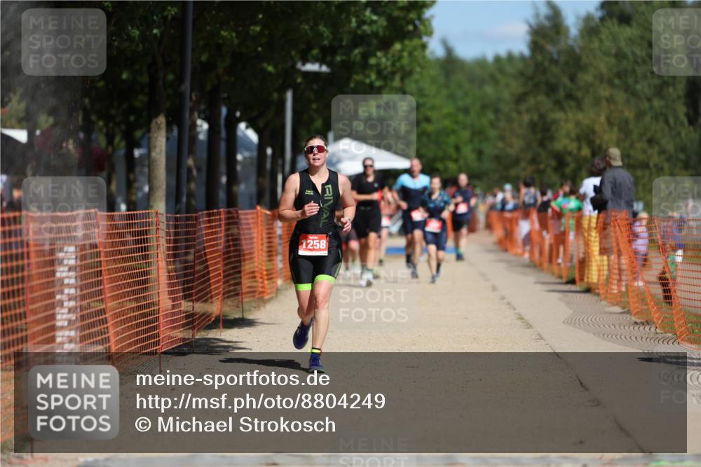 07.09.2025 - 19. Norderstedt Triathlon Michael Strokosch http://msf.ph/oto/8804249 07.09.2025 12:36:02 Laufen 1242, 1258 meine-sportfotos.de