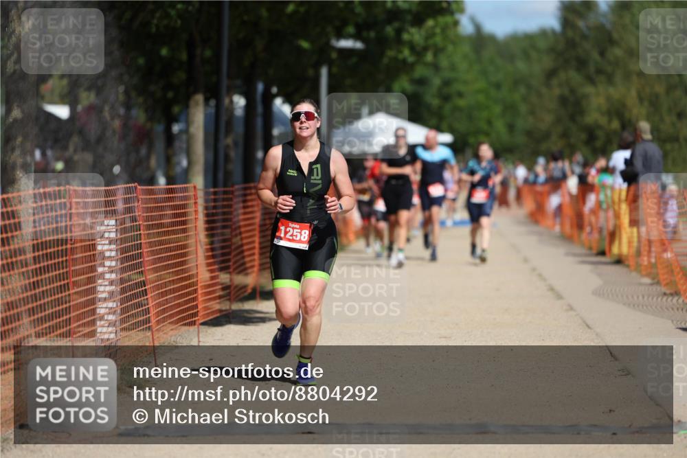 07.09.2025 - 19. Norderstedt Triathlon Michael Strokosch http://msf.ph/oto/8804292 07.09.2025 12:36:03 Laufen 1242, 1258 meine-sportfotos.de