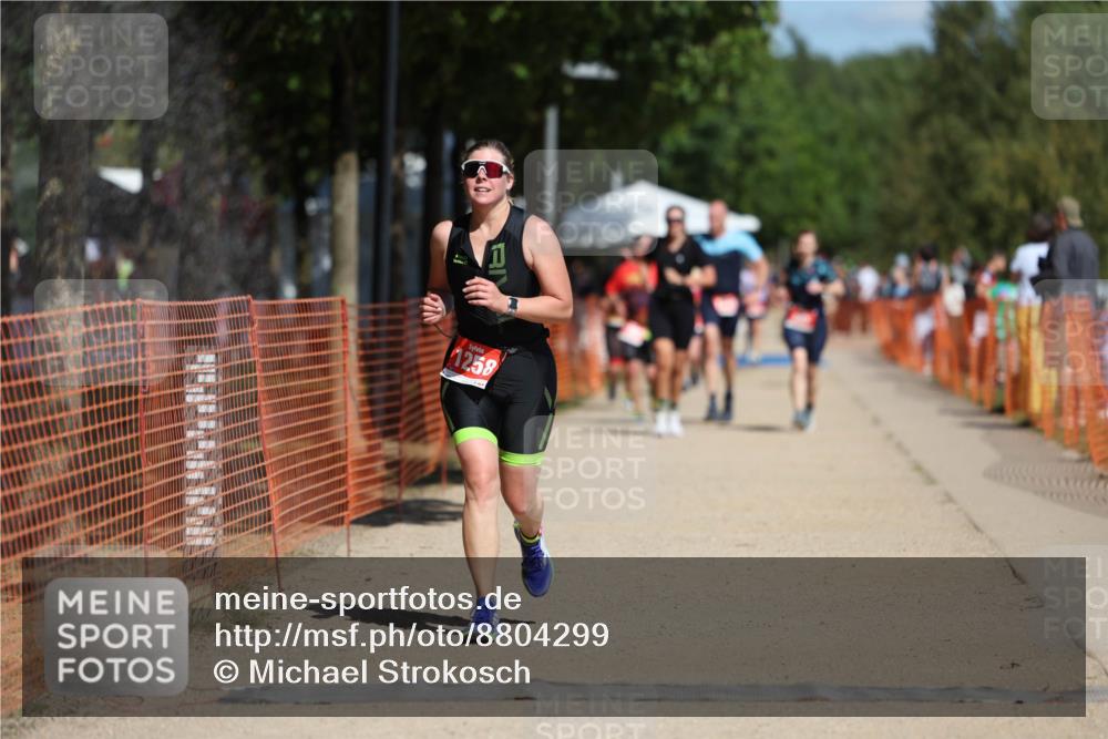 07.09.2025 - 19. Norderstedt Triathlon Michael Strokosch http://msf.ph/oto/8804299 07.09.2025 12:36:03 Laufen 1242, 1258 meine-sportfotos.de