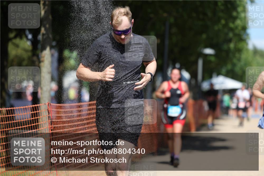 07.09.2025 - 19. Norderstedt Triathlon Michael Strokosch http://msf.ph/oto/8804340 07.09.2025 13:14:09 Laufen 177, 351, 1477 meine-sportfotos.de