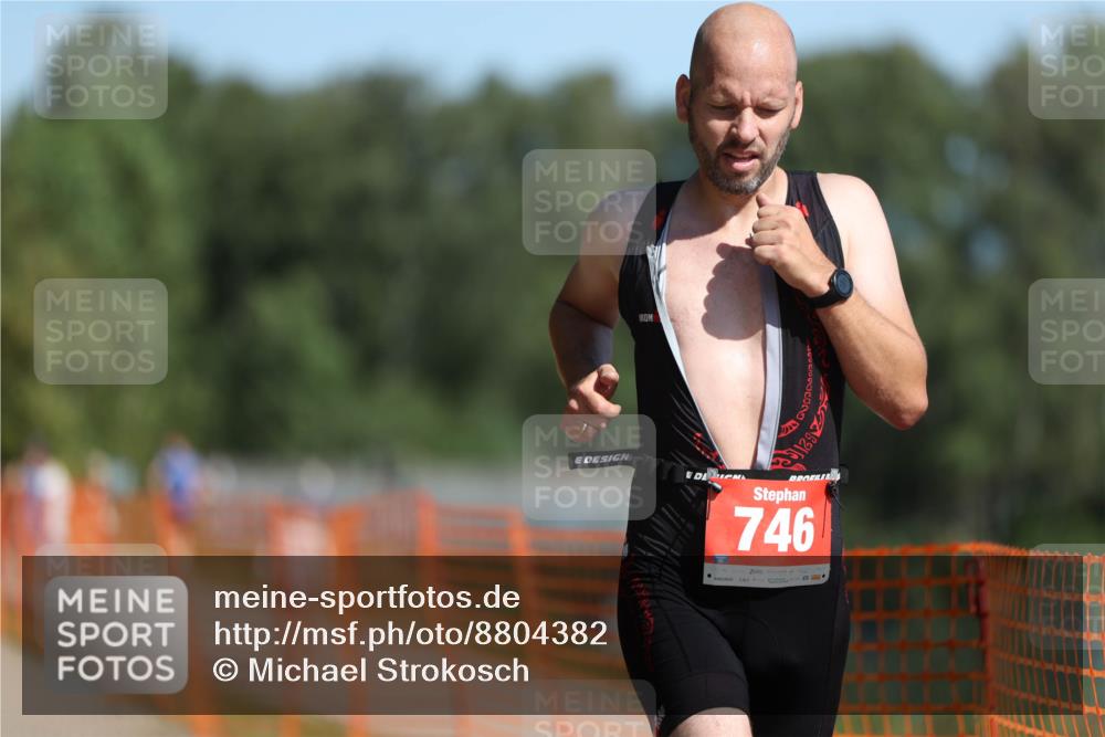 07.09.2025 - 19. Norderstedt Triathlon Michael Strokosch http://msf.ph/oto/8804382 07.09.2025 12:06:15 Laufen 746 meine-sportfotos.de