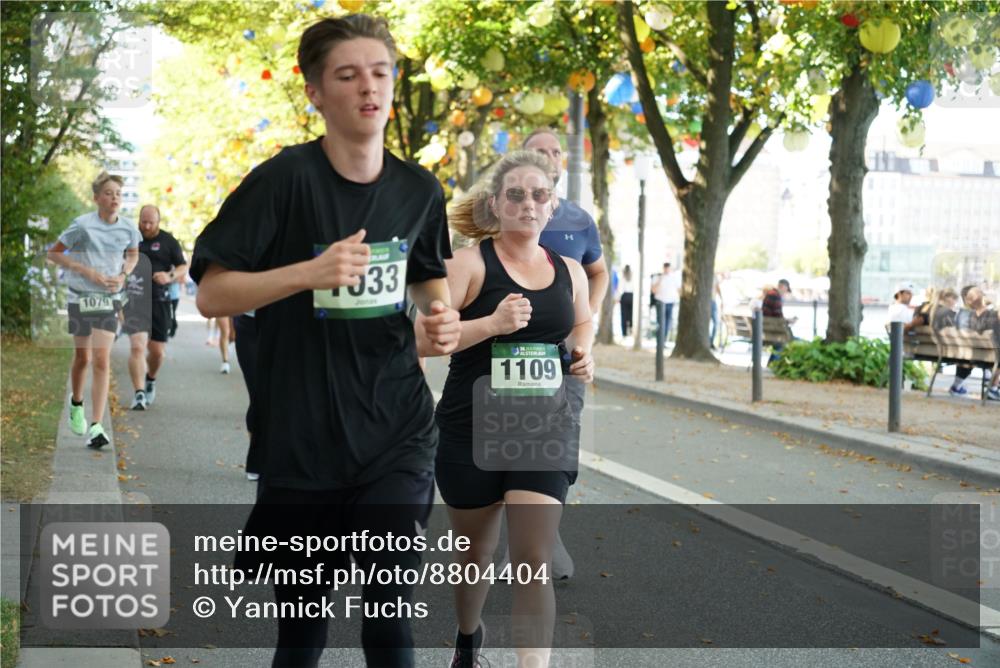 07.09.2025 - BARMER Alsterlauf Yannick Fuchs http://msf.ph/oto/8804404 07.09.2025 11:52:37 Laufen 1079, 33, 35, 1109 meine-sportfotos.de