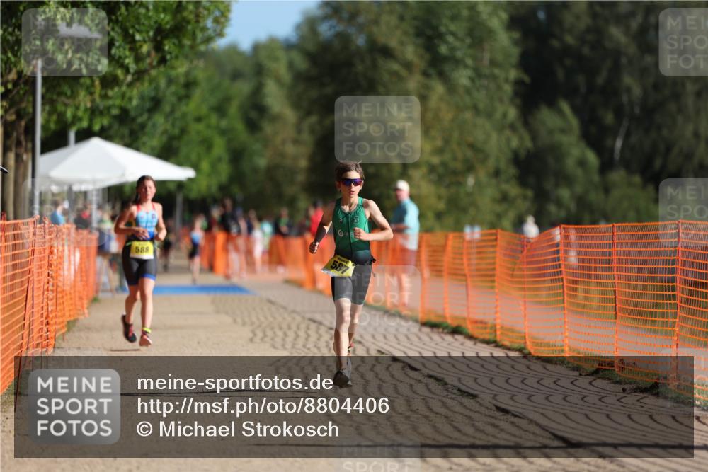 07.09.2025 - 19. Norderstedt Triathlon Michael Strokosch http://msf.ph/oto/8804406 07.09.2025 09:44:04 Laufen 563, 586, 587, 613 meine-sportfotos.de