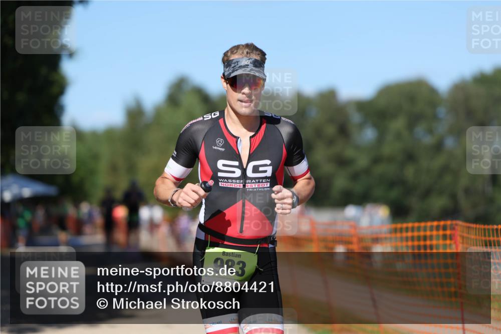 07.09.2025 - 19. Norderstedt Triathlon Michael Strokosch http://msf.ph/oto/8804421 07.09.2025 14:57:24 Laufen 980, 983 meine-sportfotos.de