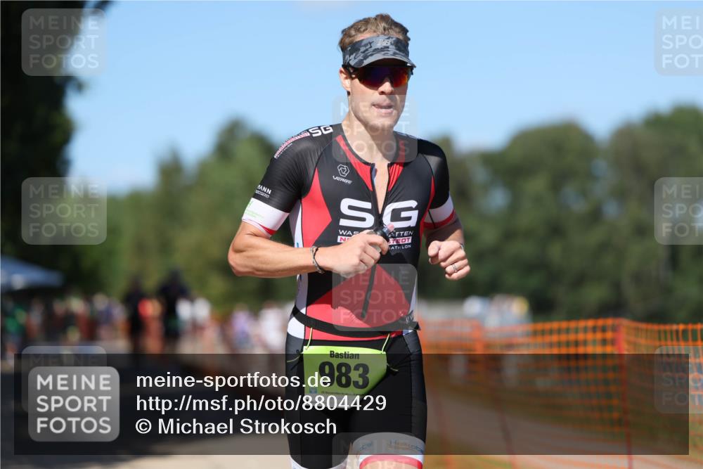 07.09.2025 - 19. Norderstedt Triathlon Michael Strokosch http://msf.ph/oto/8804429 07.09.2025 14:57:24 Laufen 980, 983 meine-sportfotos.de