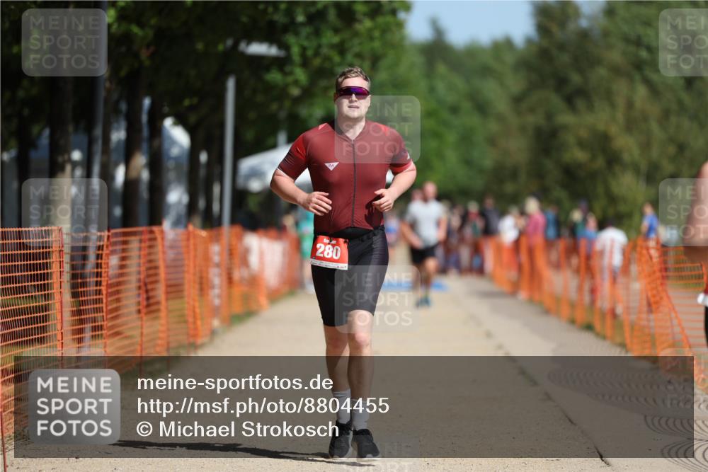 07.09.2025 - 19. Norderstedt Triathlon Michael Strokosch http://msf.ph/oto/8804455 07.09.2025 12:06:23 Laufen 280, 1258 meine-sportfotos.de