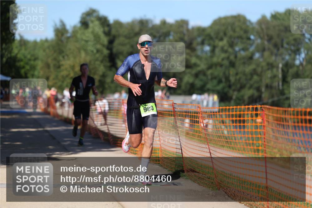 07.09.2025 - 19. Norderstedt Triathlon Michael Strokosch http://msf.ph/oto/8804460 07.09.2025 14:57:31 Laufen 980, 989, 1004 meine-sportfotos.de