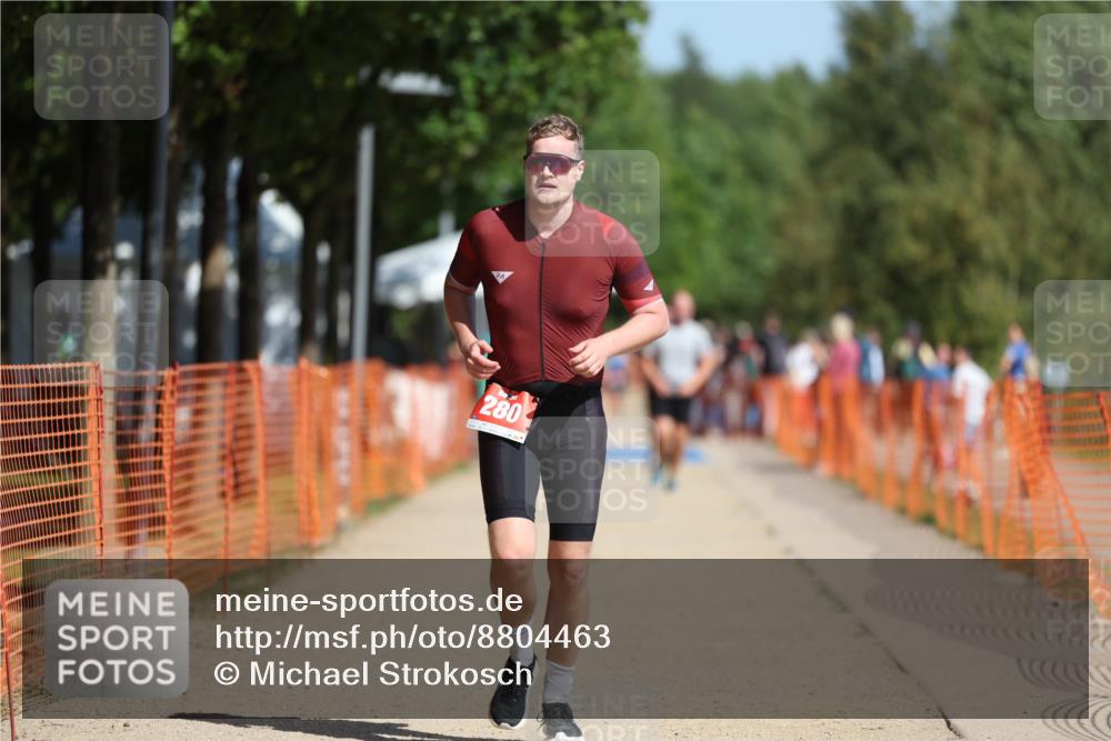07.09.2025 - 19. Norderstedt Triathlon Michael Strokosch http://msf.ph/oto/8804463 07.09.2025 12:06:23 Laufen 280, 1258 meine-sportfotos.de