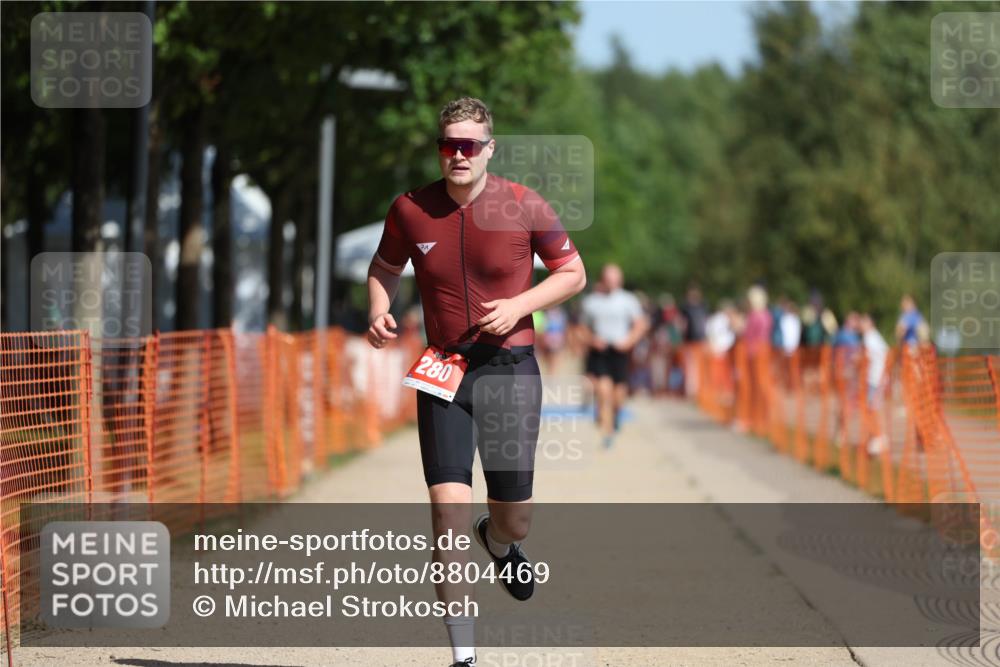 07.09.2025 - 19. Norderstedt Triathlon Michael Strokosch http://msf.ph/oto/8804469 07.09.2025 12:06:23 Laufen 280, 1258 meine-sportfotos.de