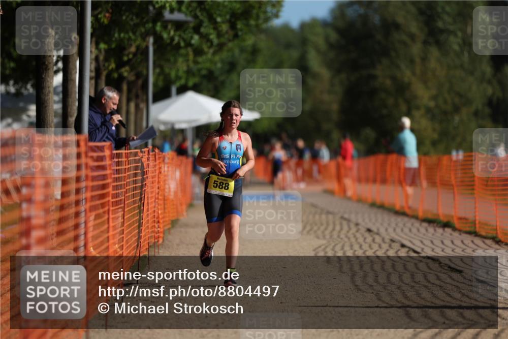 07.09.2025 - 19. Norderstedt Triathlon Michael Strokosch http://msf.ph/oto/8804497 07.09.2025 09:44:09 Laufen 587, 588 meine-sportfotos.de