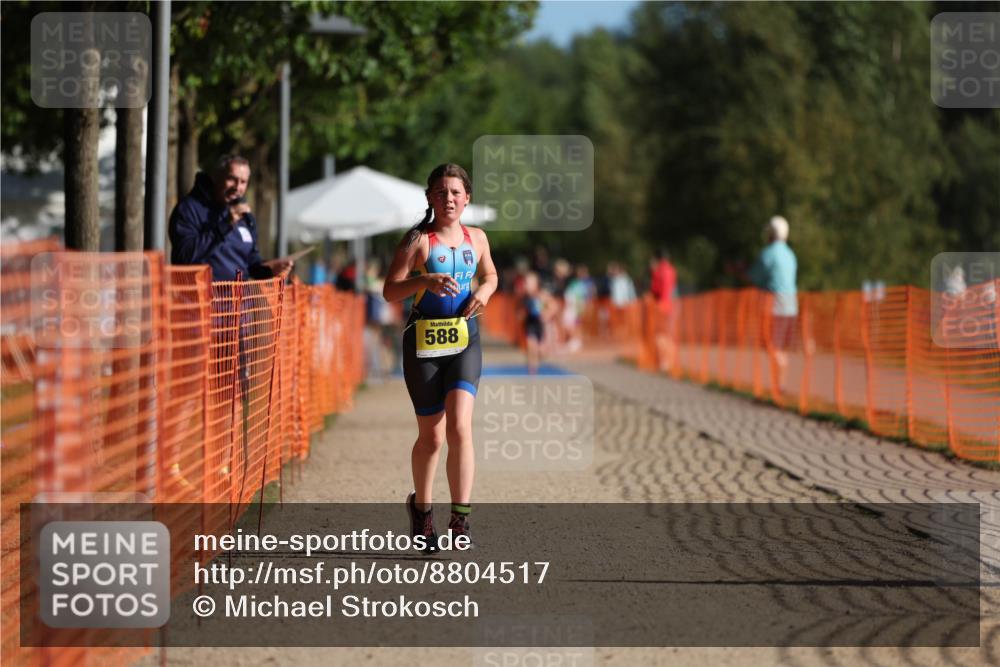 07.09.2025 - 19. Norderstedt Triathlon Michael Strokosch http://msf.ph/oto/8804517 07.09.2025 09:44:09 Laufen 587, 588 meine-sportfotos.de
